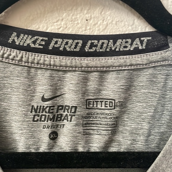 Nike Dri Fit Pro Combat Fitted Base Layer Shirt - Picture 2 of 3